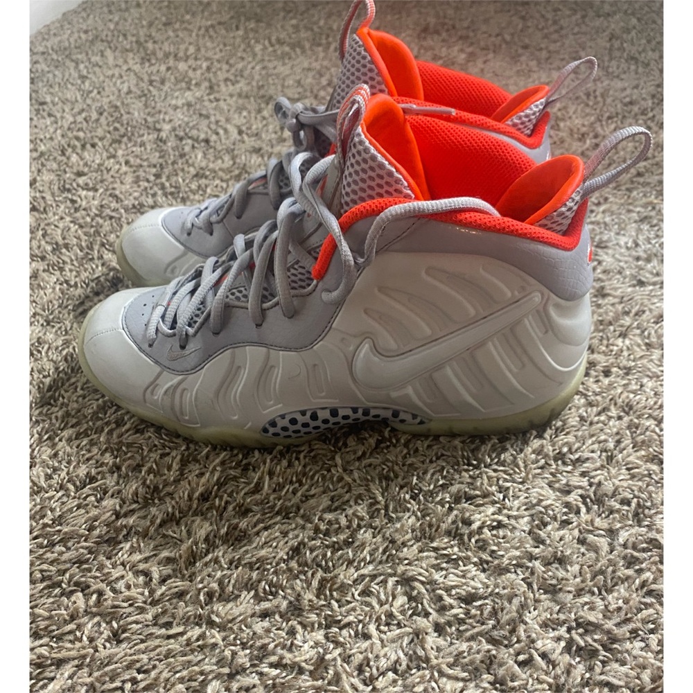 Nike Foamposite Pro Platinum foams Mens Size 6.5Y Grey  Shoes.